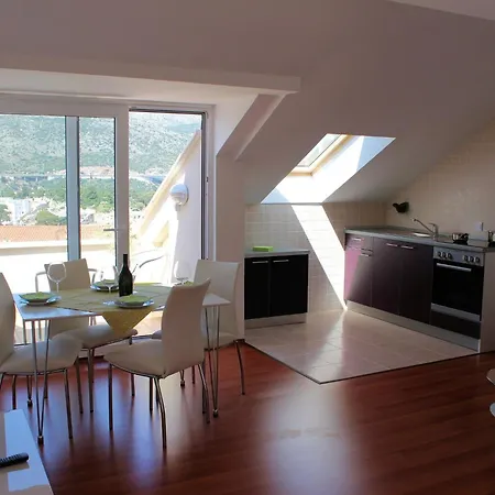 Ira - One-bedroom With Balcony And Sea View *
