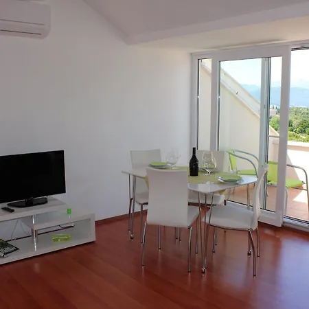 Ira - One-bedroom With Balcony And Sea View Apartment